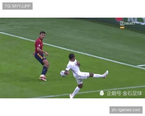 “VAR介入判罚,确认伯恩利后卫禁区内封堵射门为有效防守”